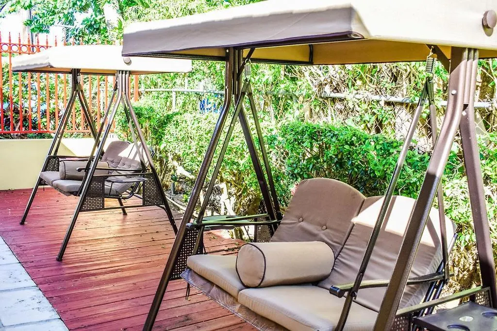 Brownstone Guesthouses Nassau 0*,