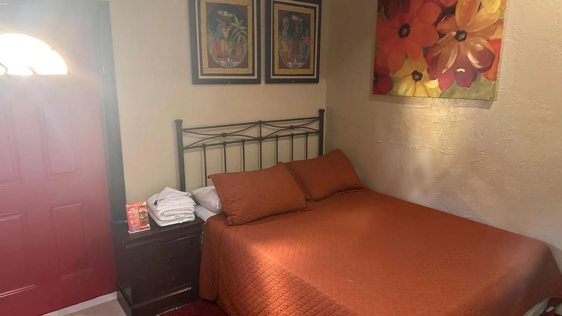 Apartment Brownstone Guesthouses Nassau