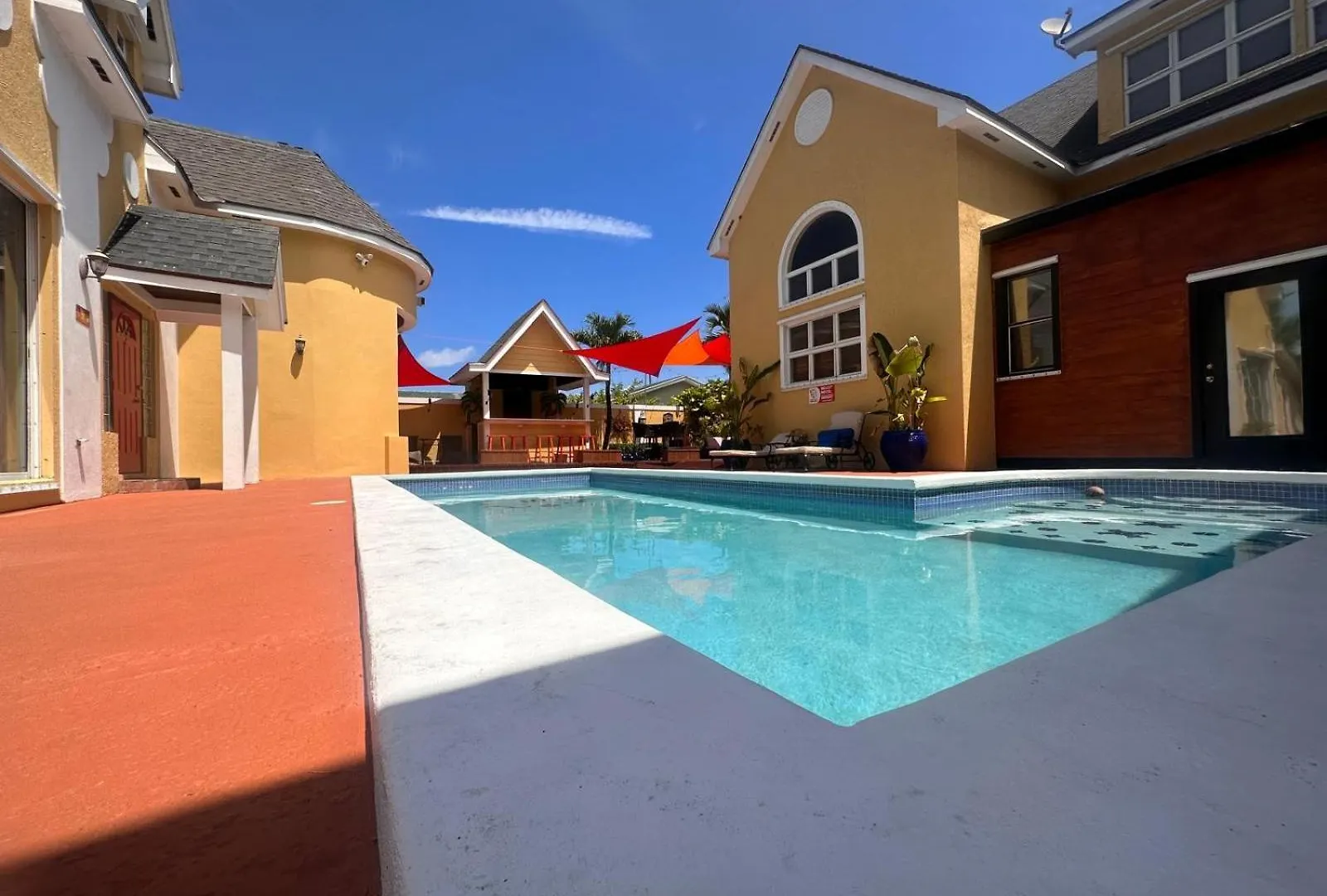 Brownstone Guesthouses Nassau 0*,  Bahamas