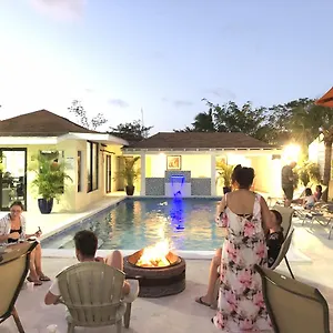 Colony Club Inn&suites Hotel