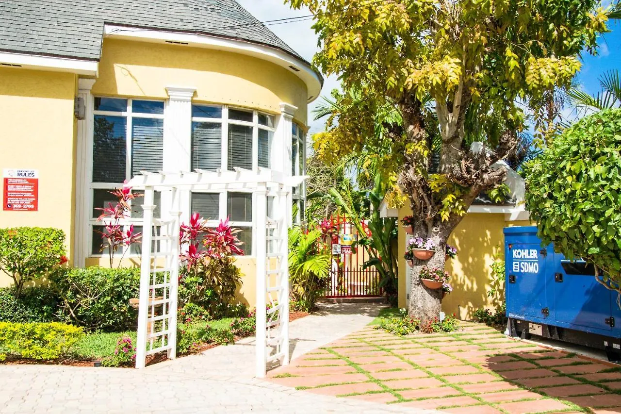 Apartment Brownstone Guesthouses Nassau