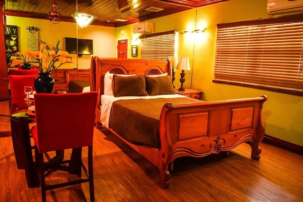 Brownstone Guesthouses Nassau Bahamas