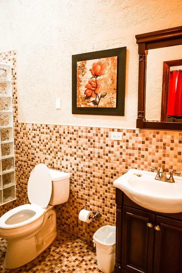 Apartment Brownstone Guesthouses Nassau Bahamas