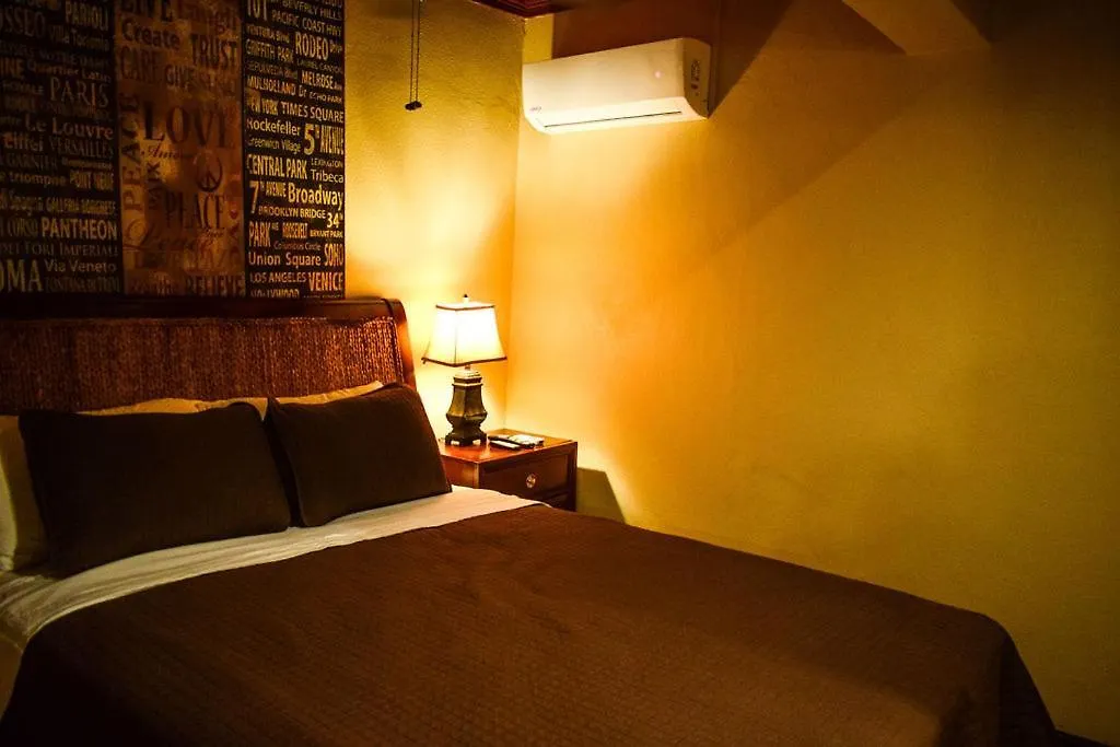 Brownstone Guesthouses Nassau Bahamas