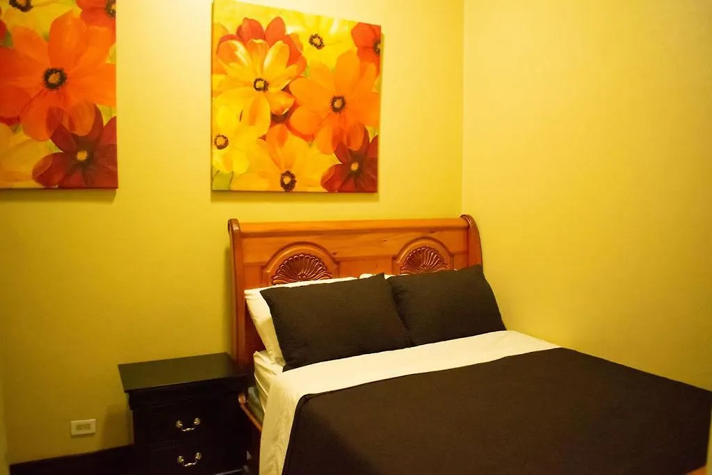 Apartment Brownstone Guesthouses Nassau