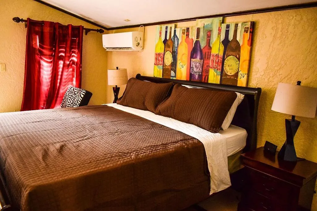 Brownstone Guesthouses Nassau 0*,  Bahamas