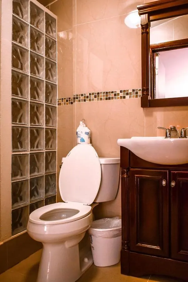 Brownstone Guesthouses Nassau Bahamas