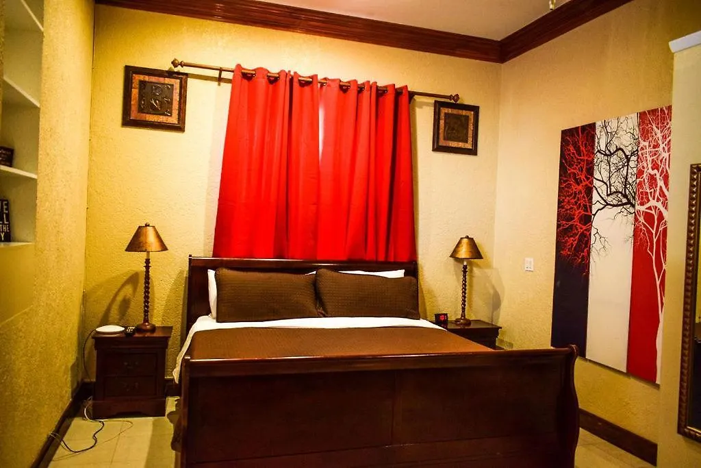 Brownstone Guesthouses Nassau
