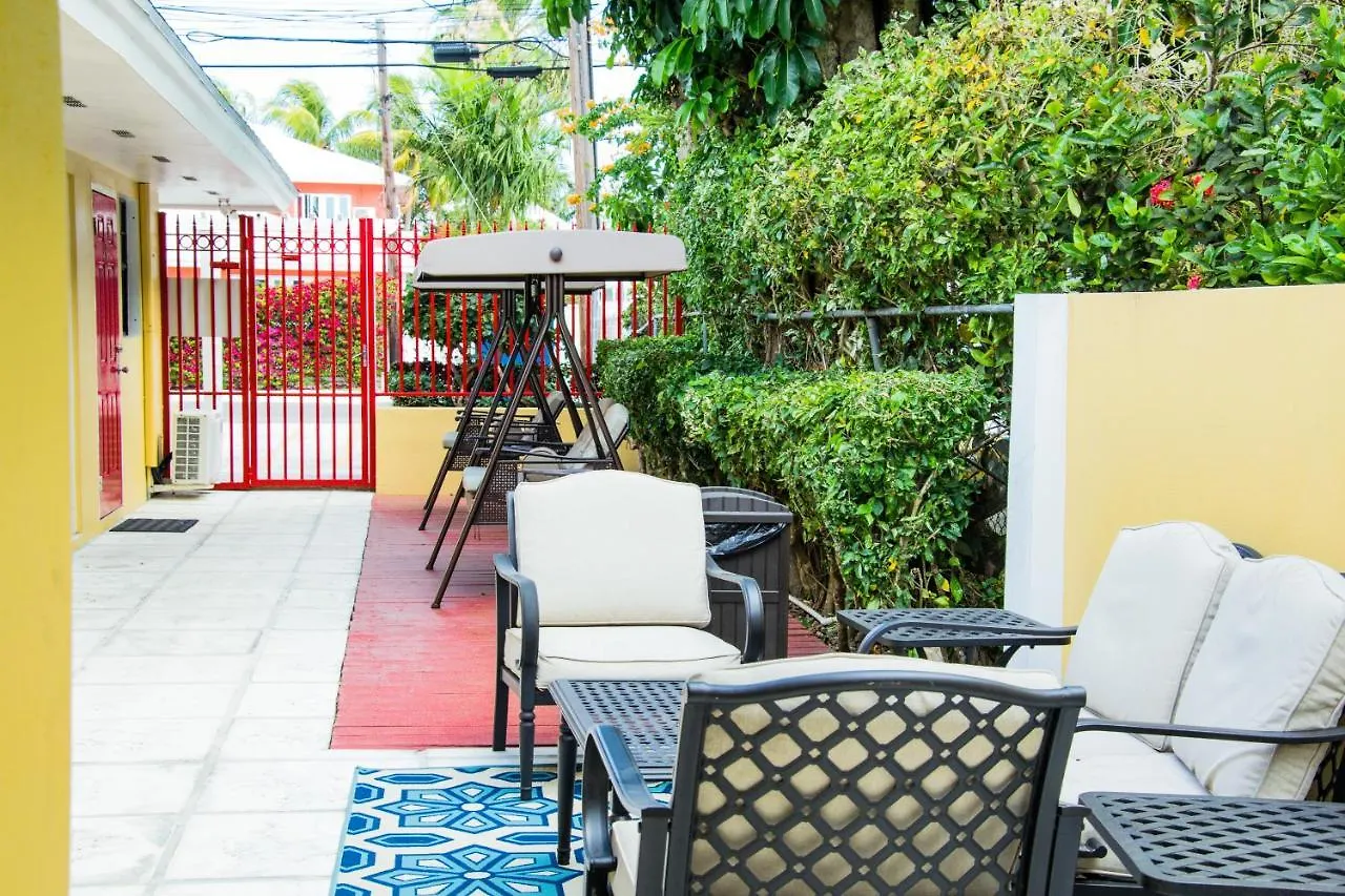 Brownstone Guesthouses Nassau Apartment