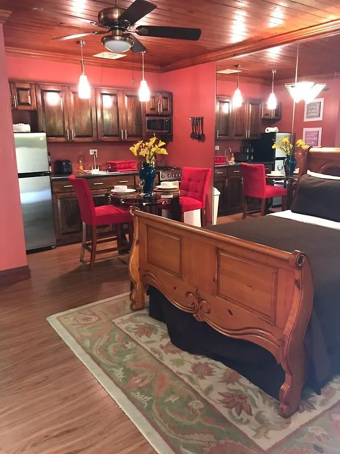 Apartment Brownstone Guesthouses Nassau