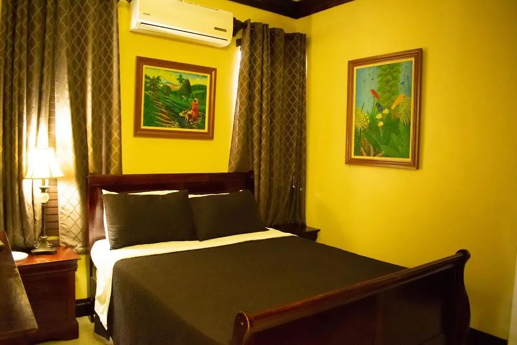 Apartment Brownstone Guesthouses Nassau