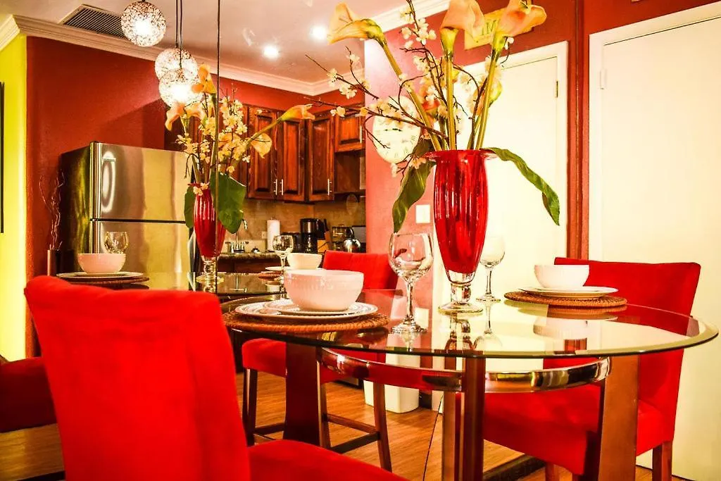Apartment Brownstone Guesthouses Nassau