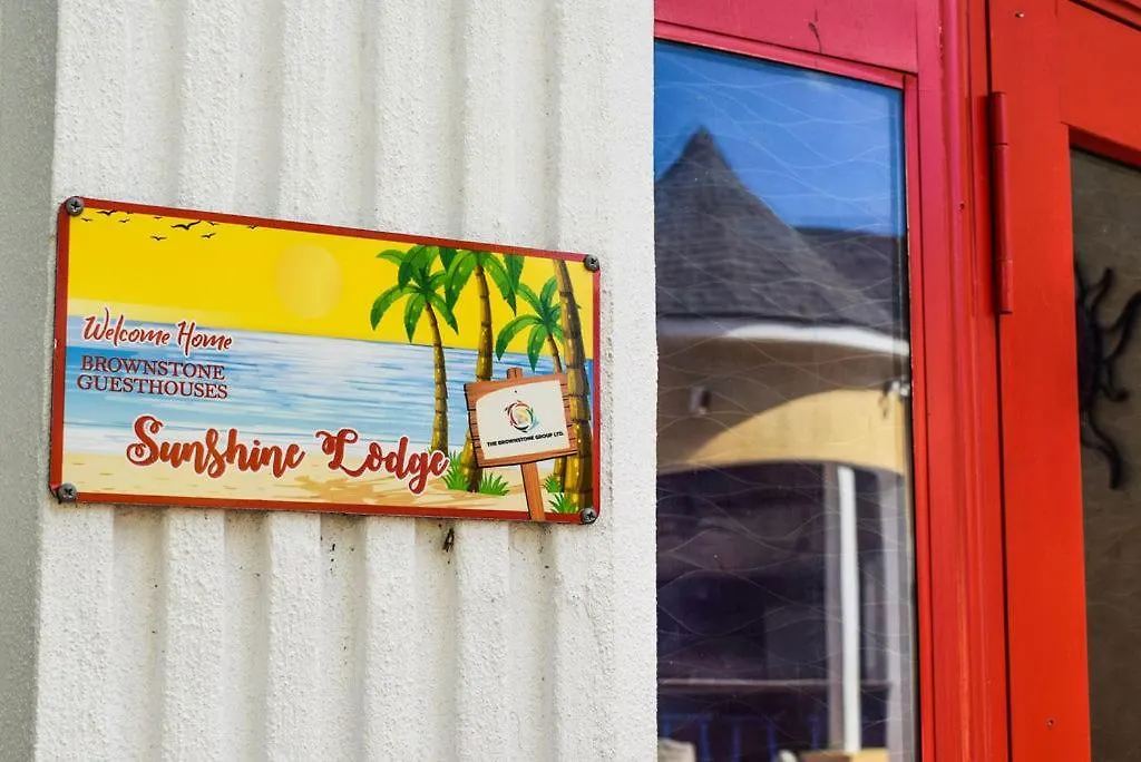 Brownstone Guesthouses Nassau Apartment