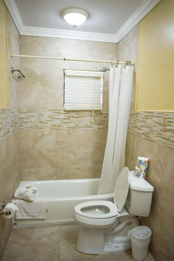Brownstone Guesthouses Nassau