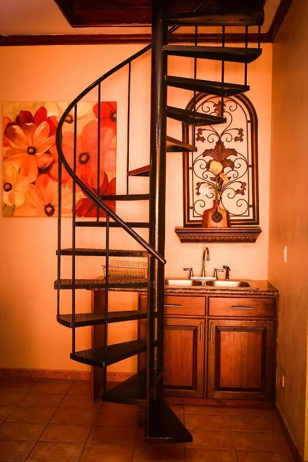 Brownstone Guesthouses Nassau Apartment