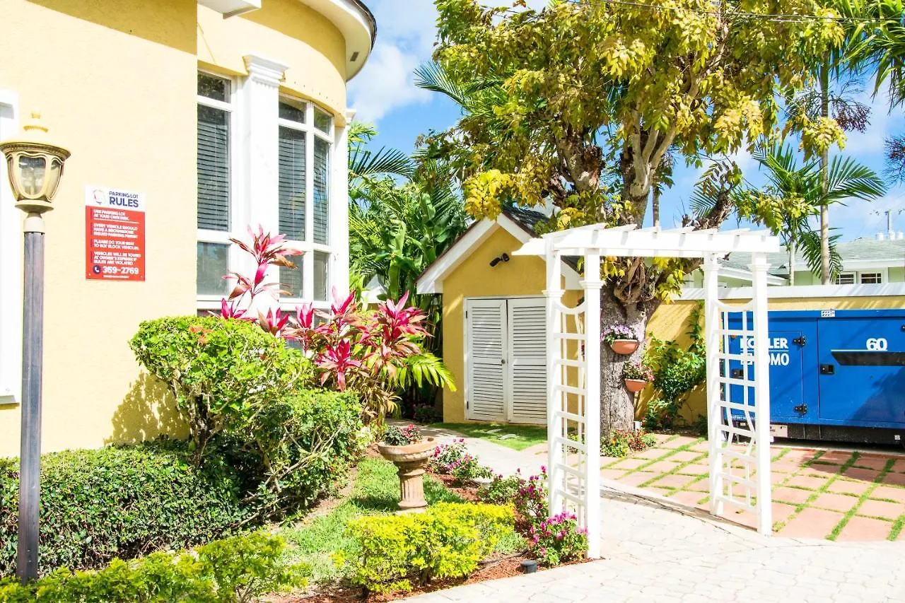 Brownstone Guesthouses Nassau Apartment