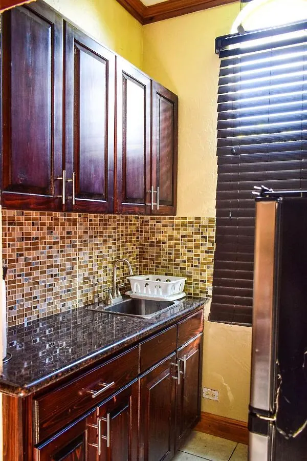 Apartment Brownstone Guesthouses Nassau